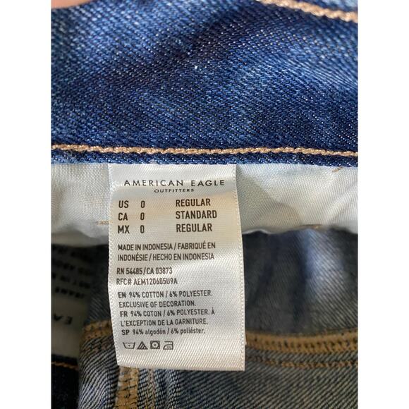 American Eagle Relaxed Mom Jean - Picture 5 of 8